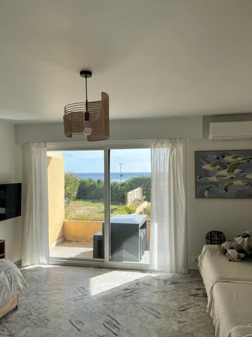 Studio Cosy Avec Terrasse Sur La Plage Ла-Сейн-сюр-Мер Экстерьер фото